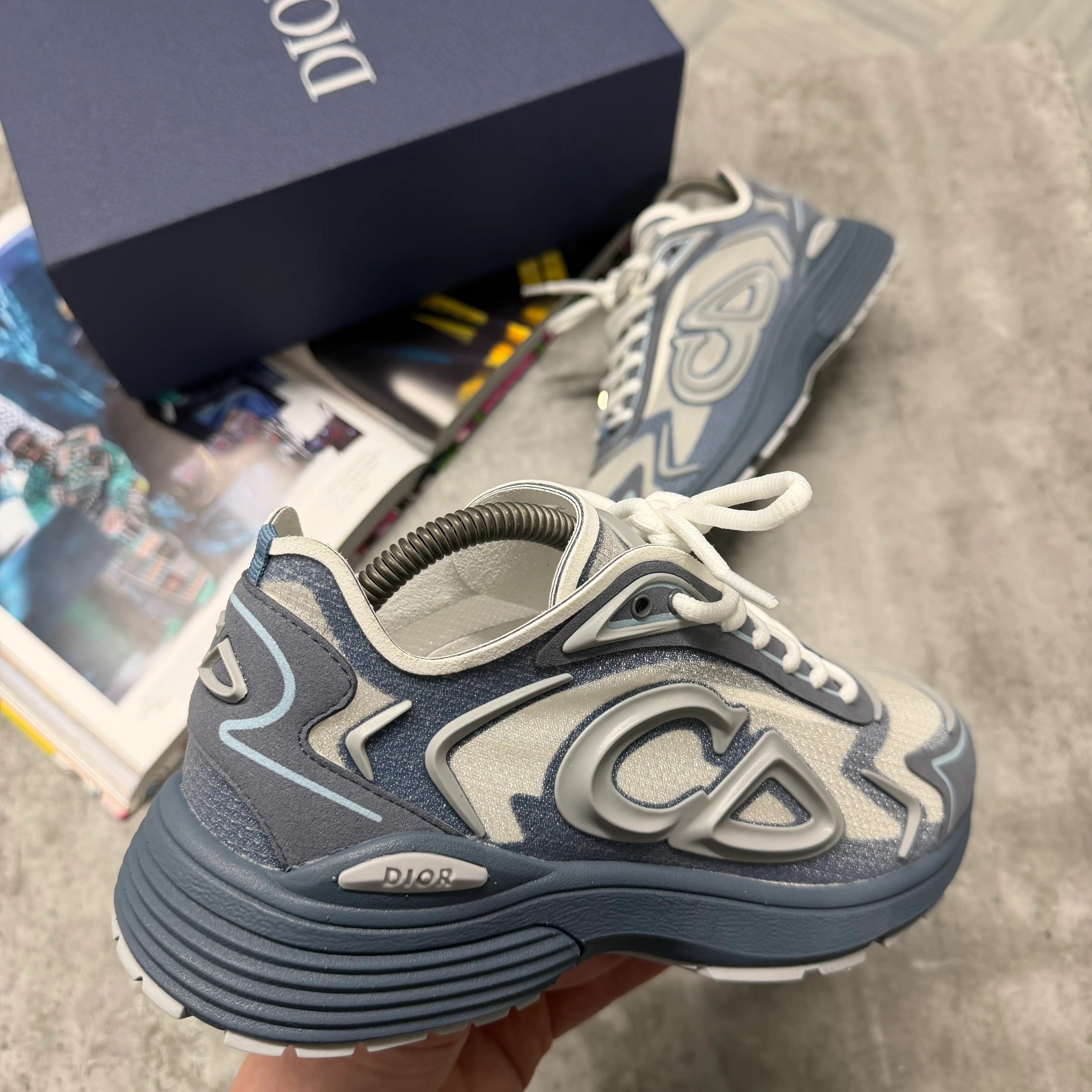 B30 TRAINER - BLUE FROST - Image 2