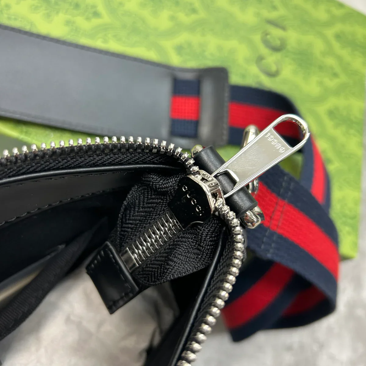 (PRE ORDER) GCI MESSENGER BAG - BLACK - Image 3