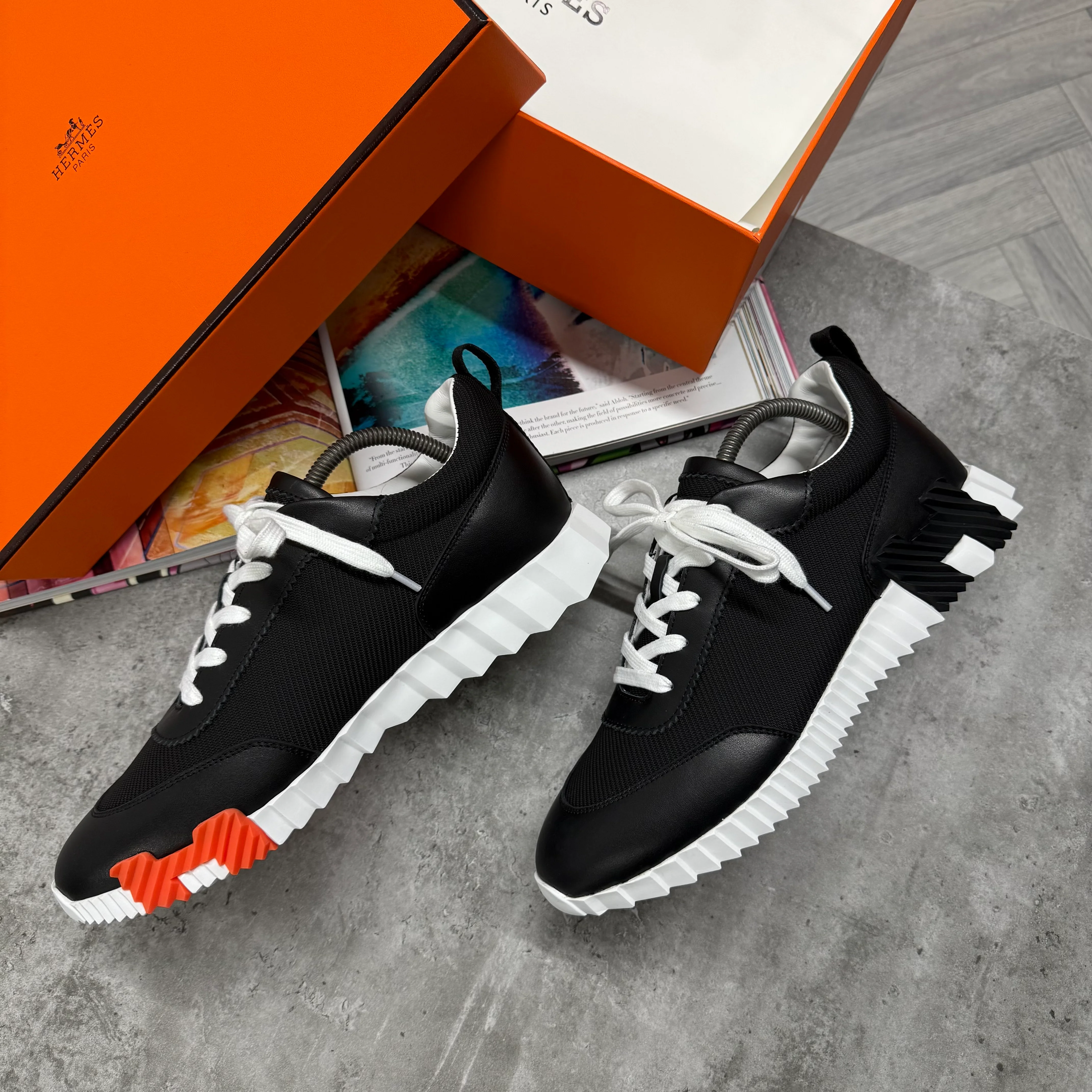 H TRAINER - BLACK / WHITE - Image 2
