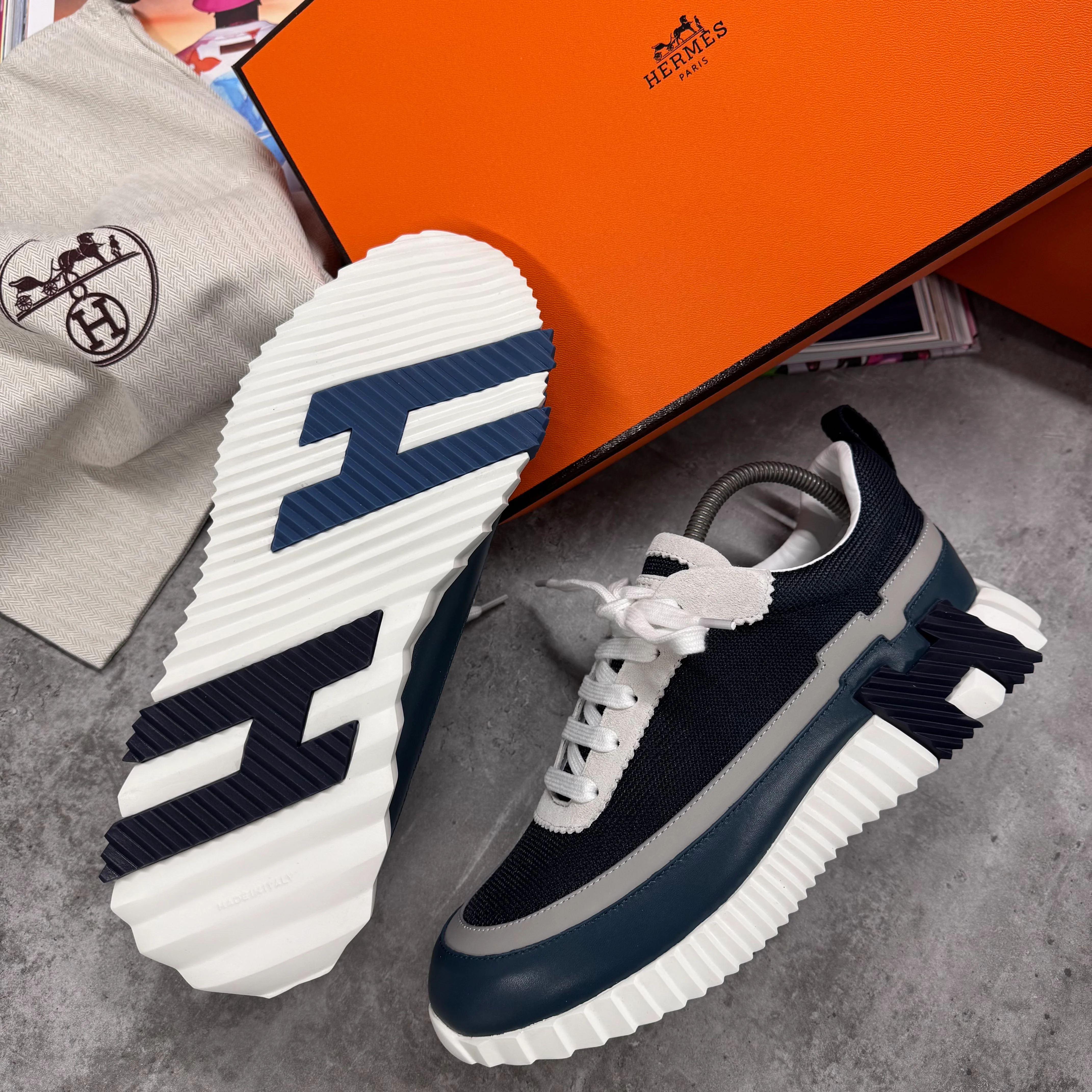 H TRAINERS - BLACK / BLUE - Image 3