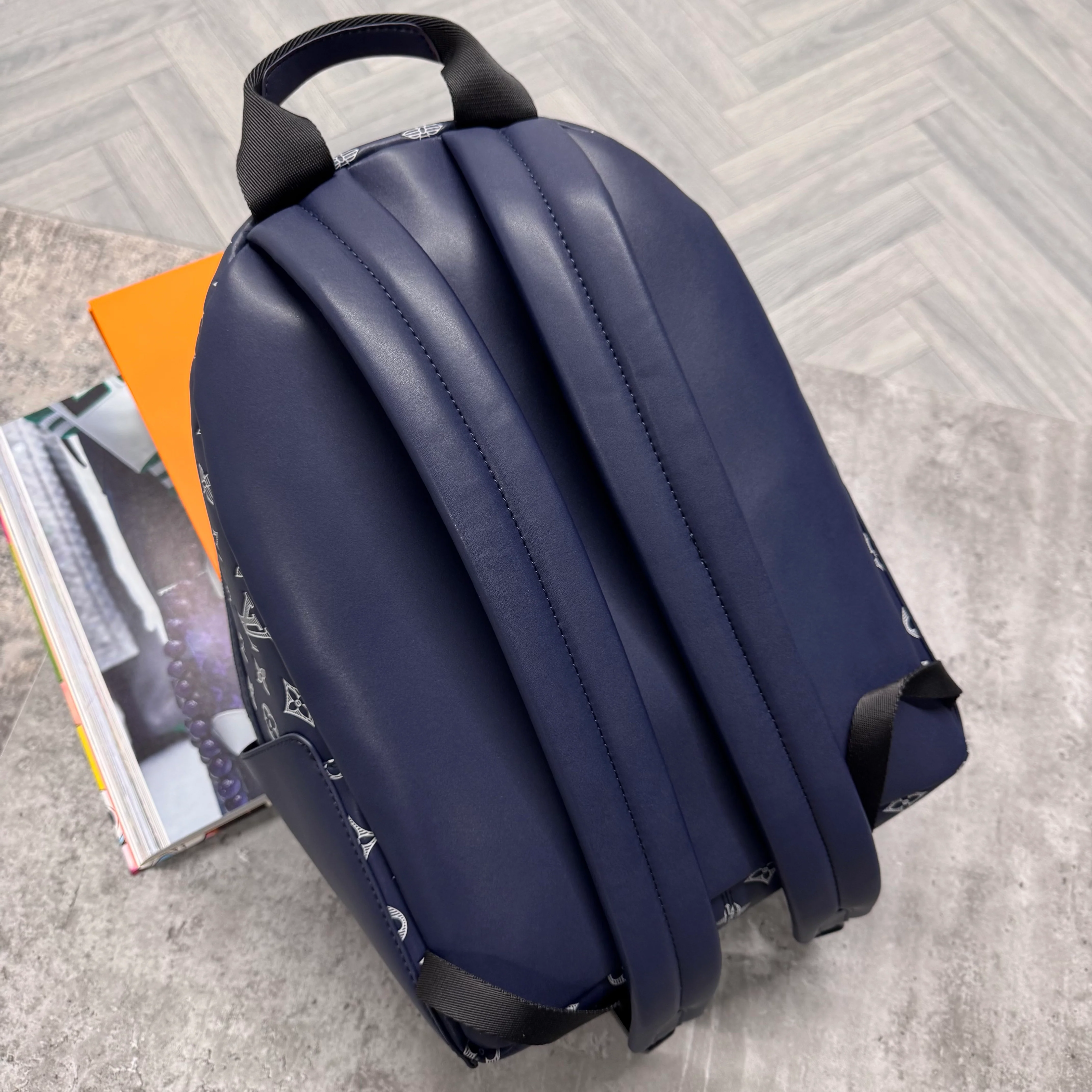 (PRE ORDER) LVE MONOGRAM BACKPACK - NAVY - Image 5