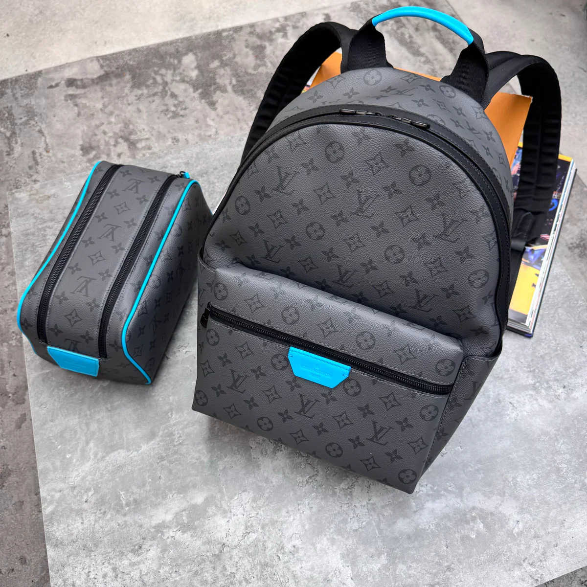 (PRE ORDER) LVE WASH BAG - GREY / AQUA - Image 3