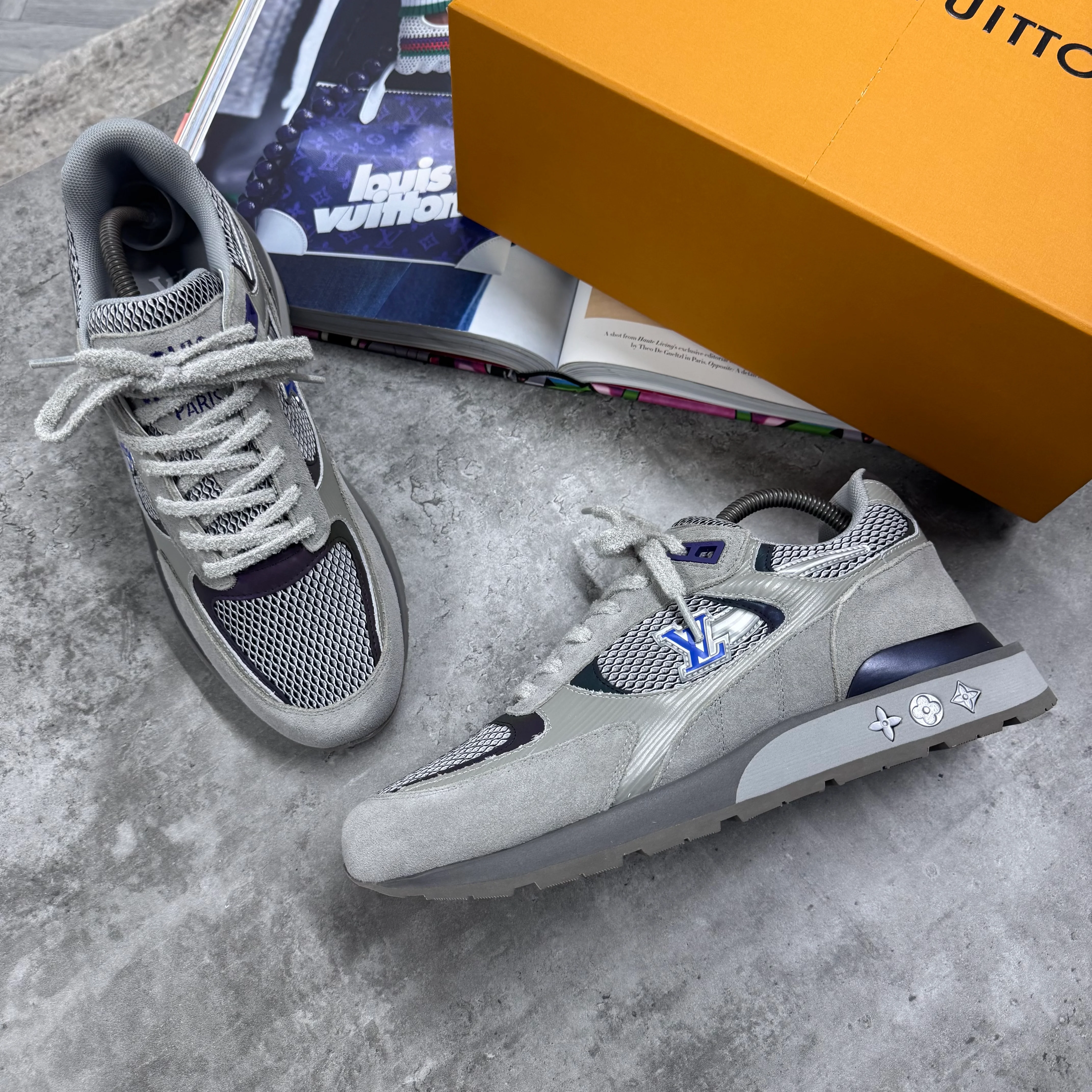 (PRE ORDER) LVE RUNAWAY TRAINERS - GREY - Image 2