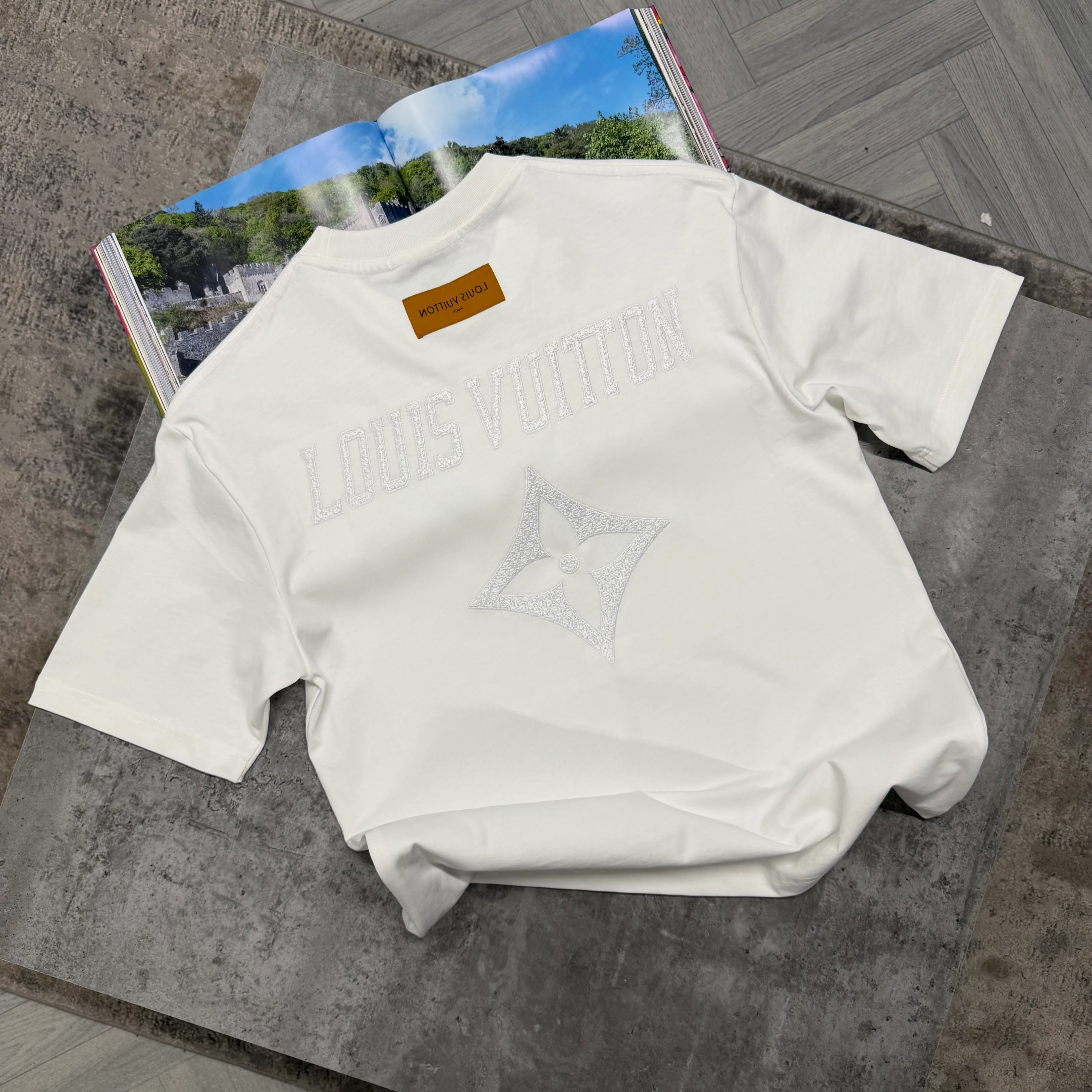 LVE T SHIRT - WHITE - Image 2