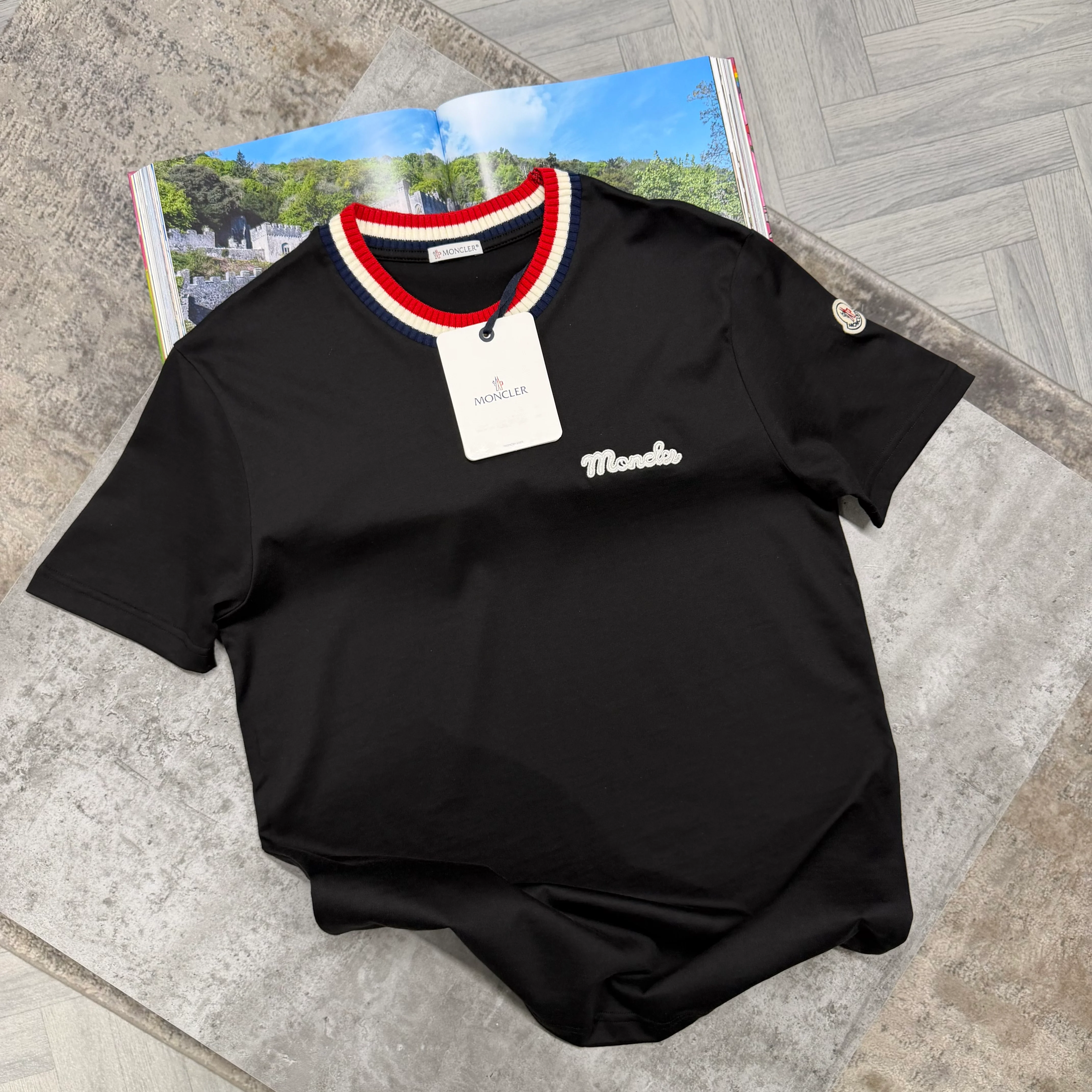 MNCLR STRIPE COLLAR T SHIRT - BLACK