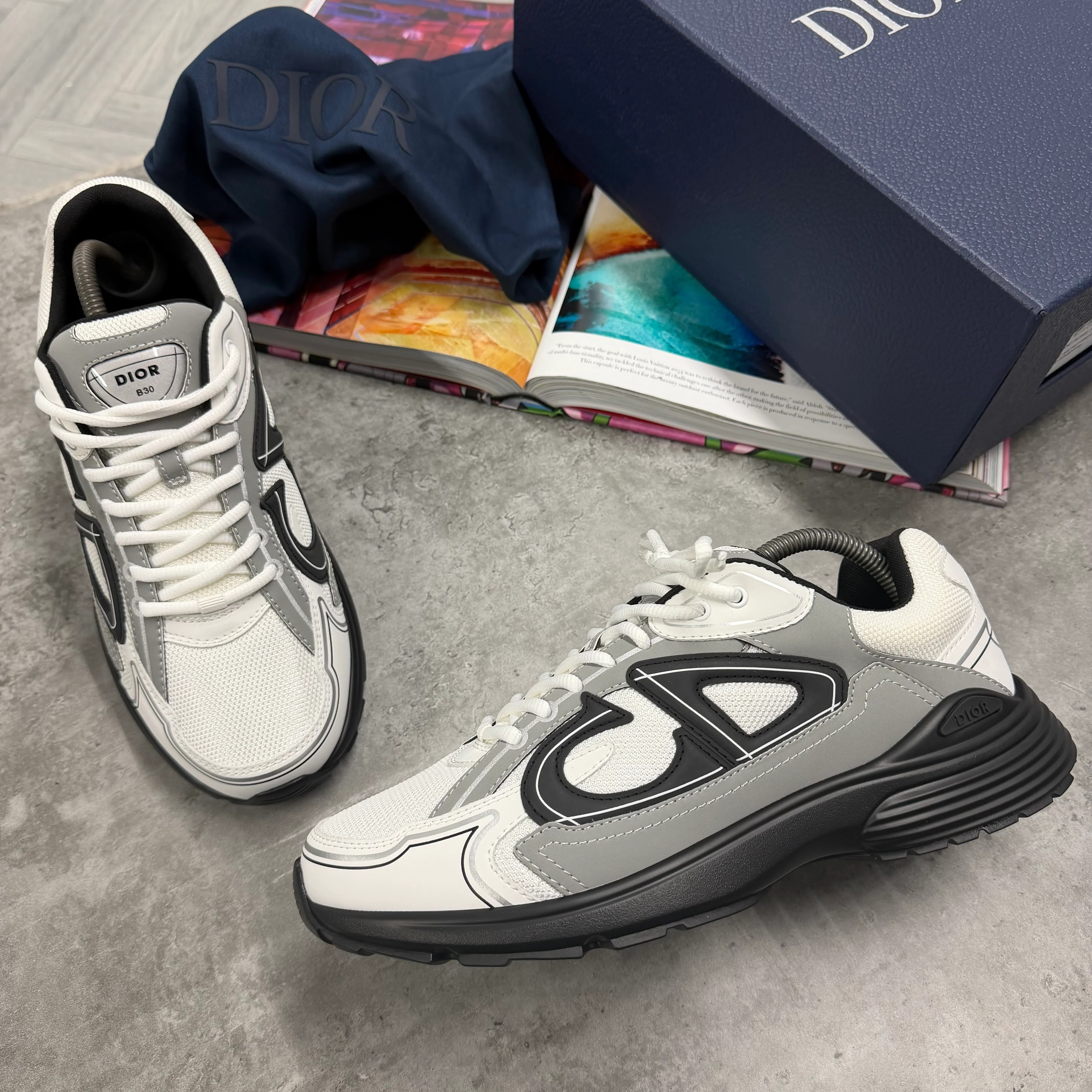 (PRE ORDER) B30 TRAINERS - WHITE / BLACK - Image 3