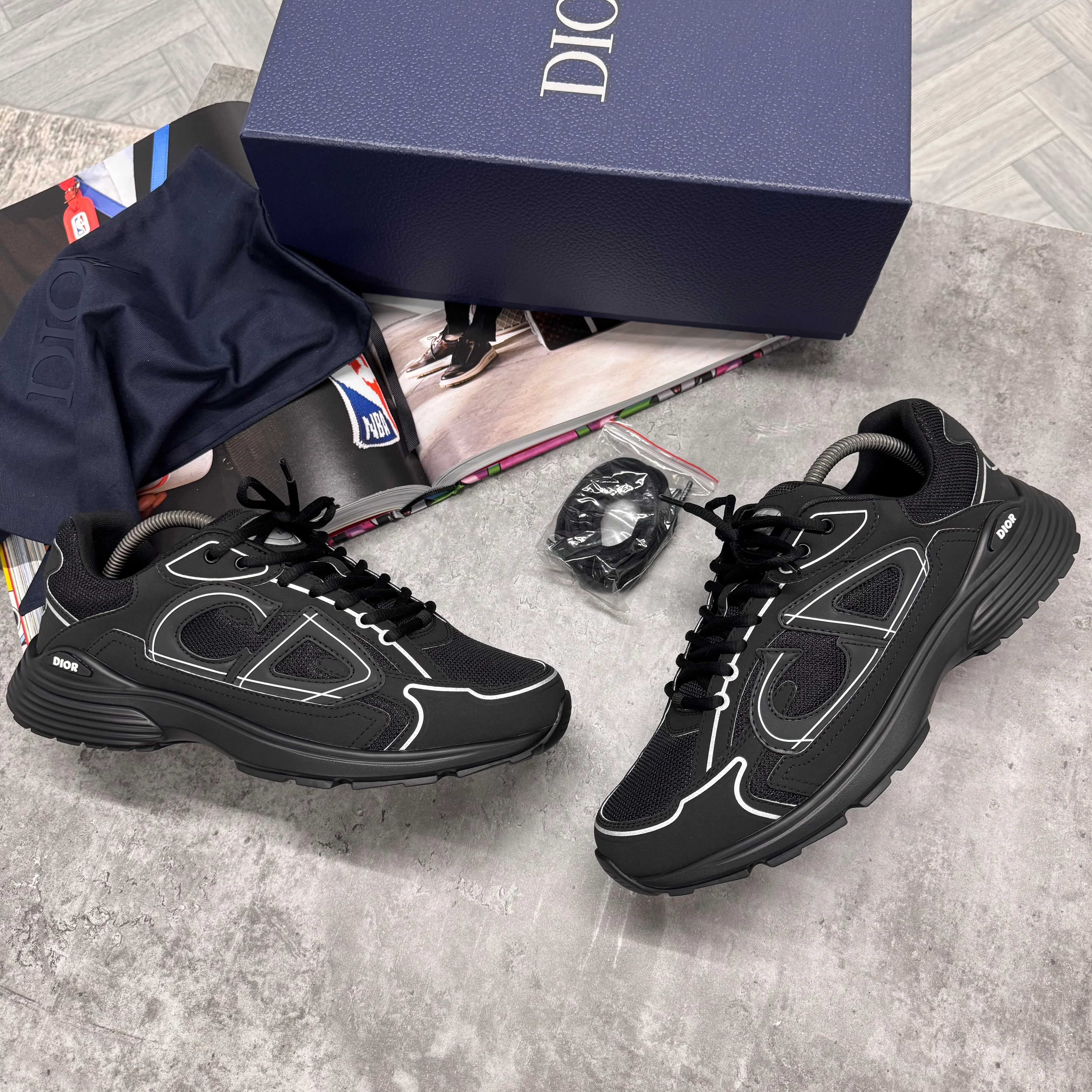 (PRE ORDER) B30 TRAINERS - BLACK - Image 2