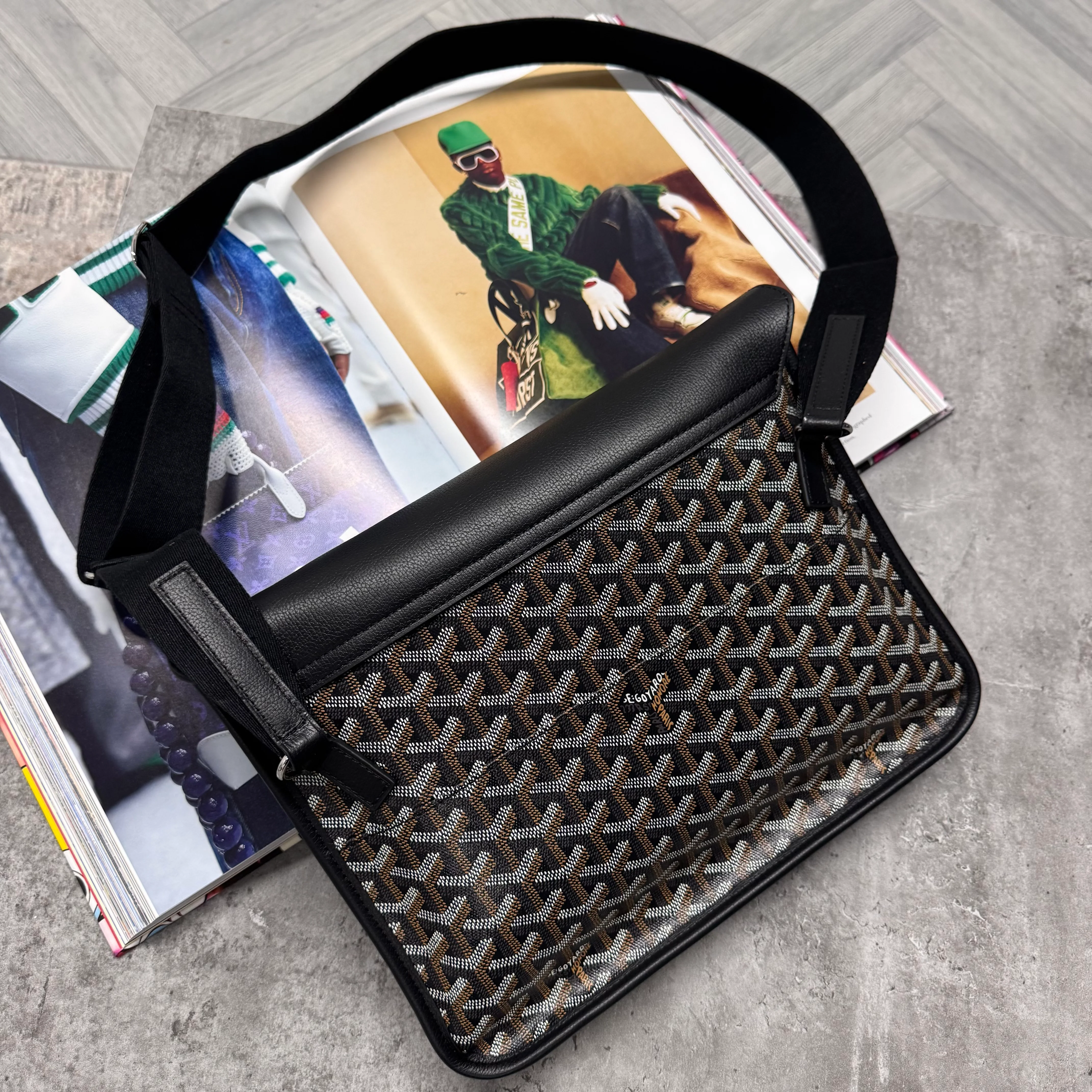 (PRE ORDER) GYRD MAN BAG - BLACK - Image 3