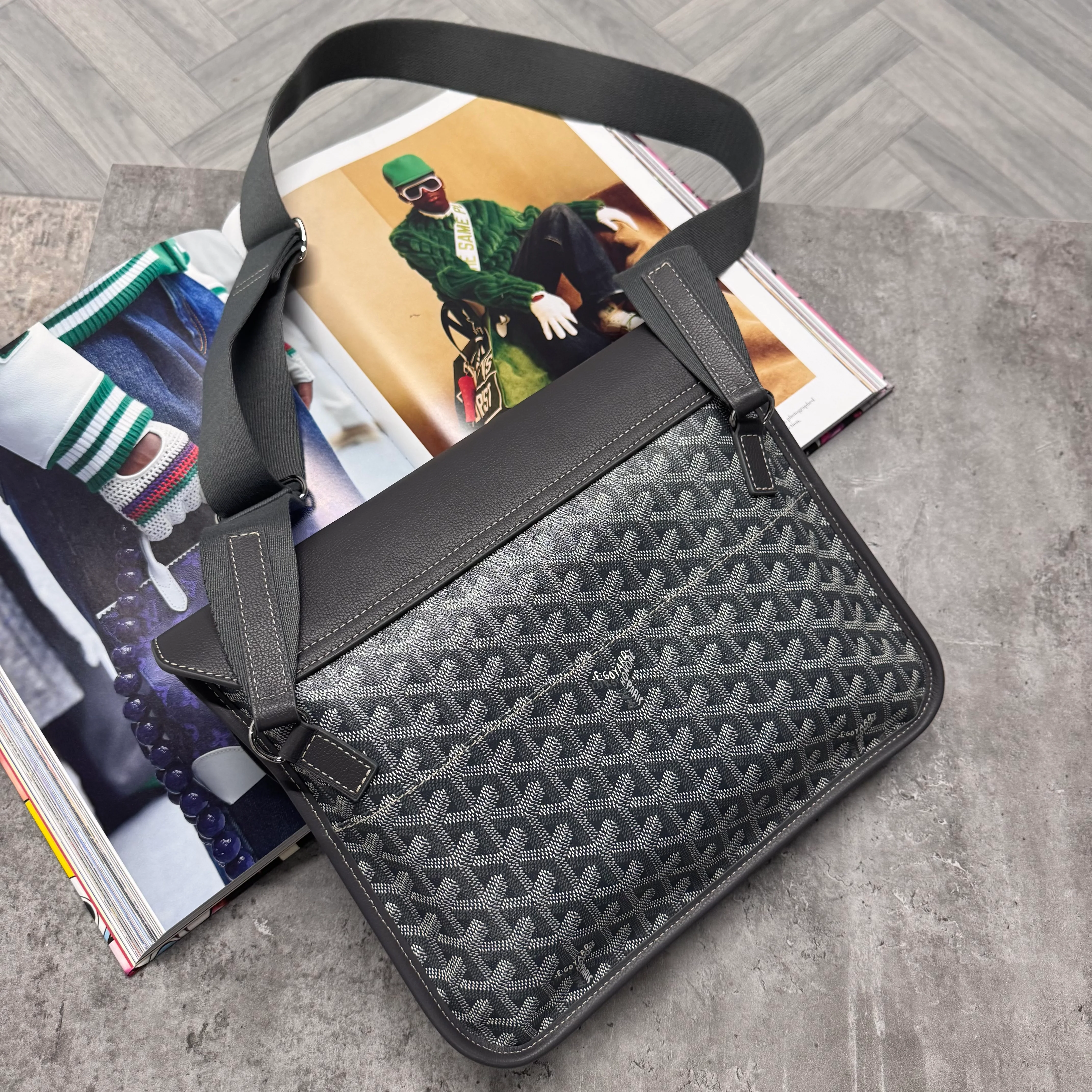 (PRE ORDER) GYRD MAN BAG - GREY - Image 3