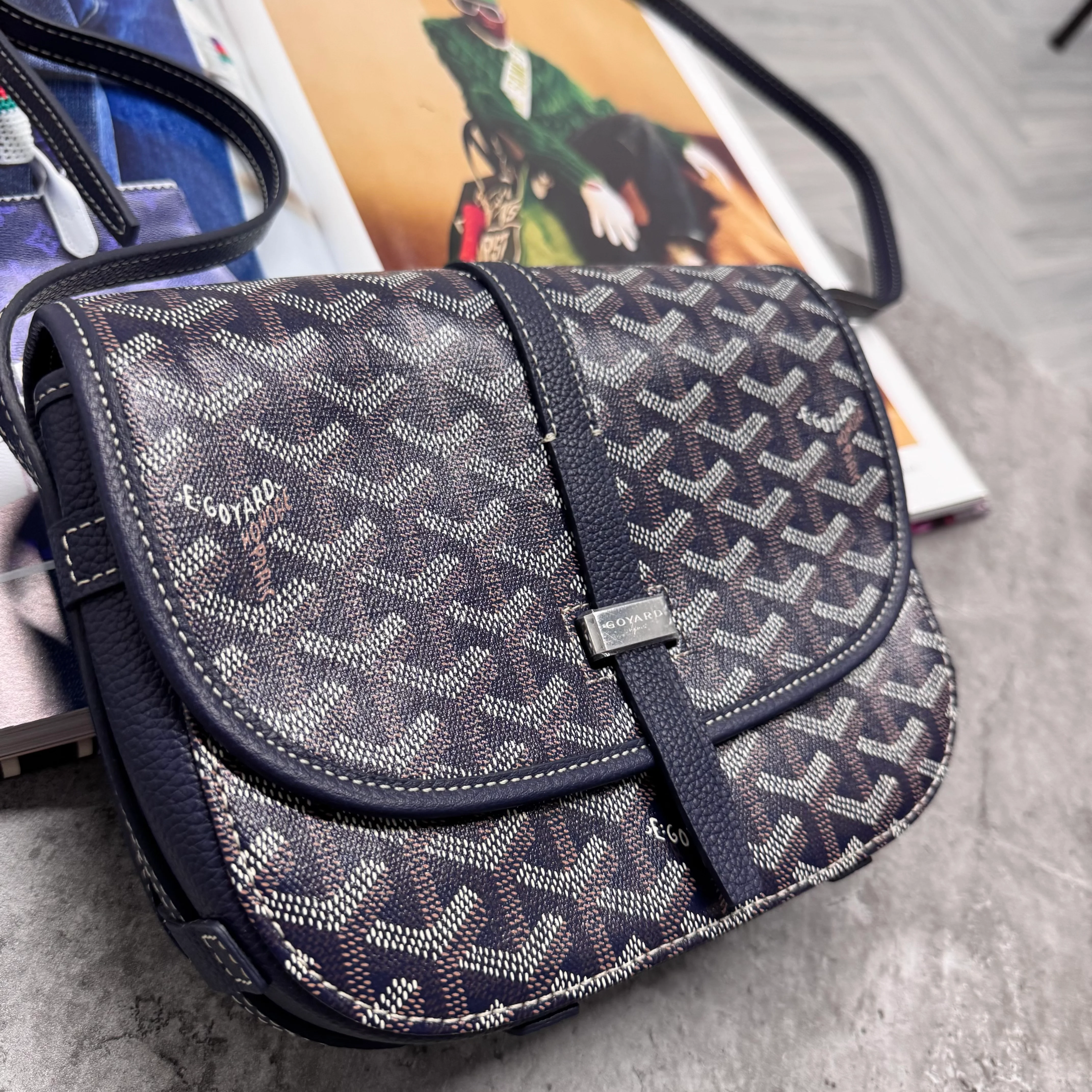 (PRE ORDER) GYRD MAN BAG - NAVY - Image 2