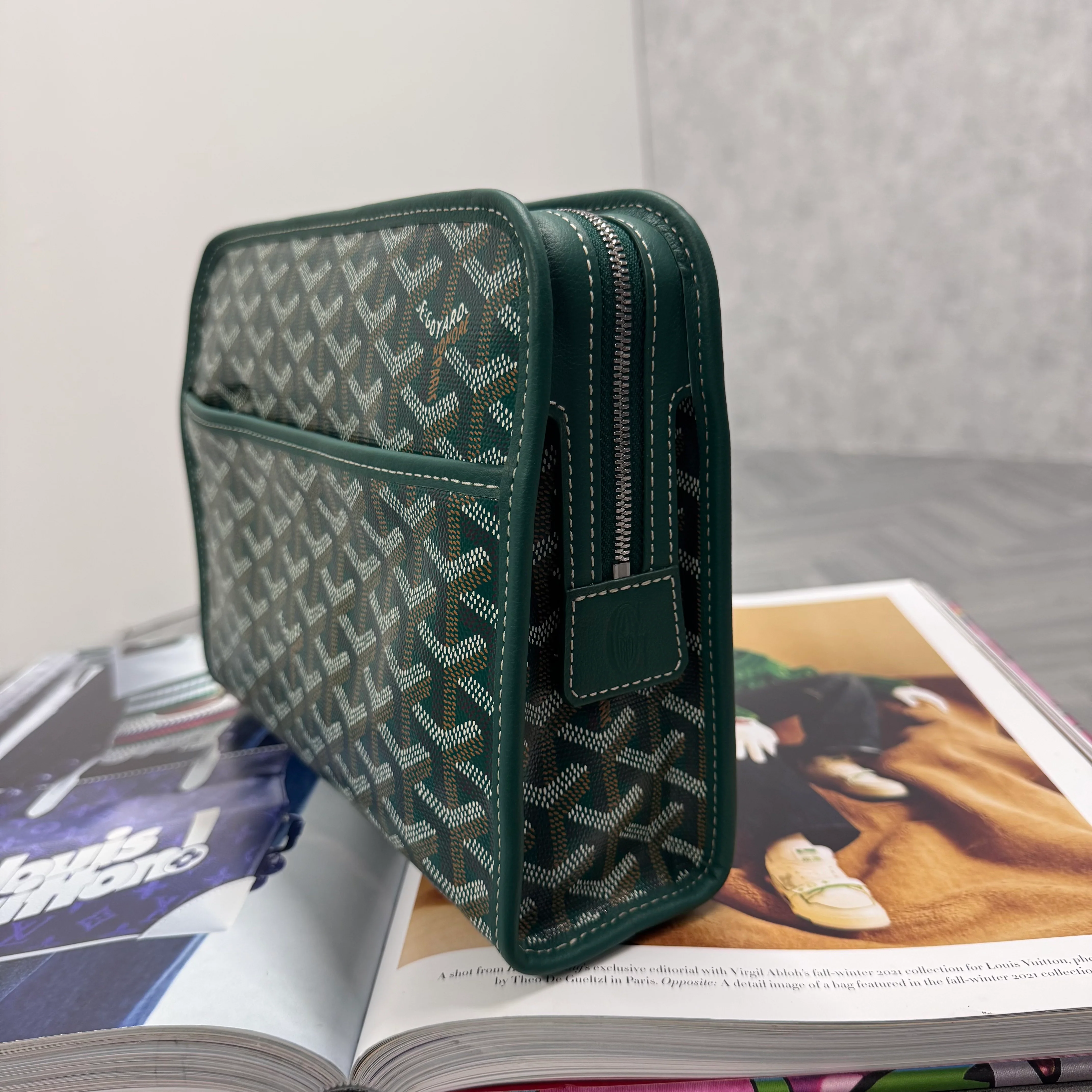 (PRE ORDER) GYRD POUCH BAG - GREEN - Image 3