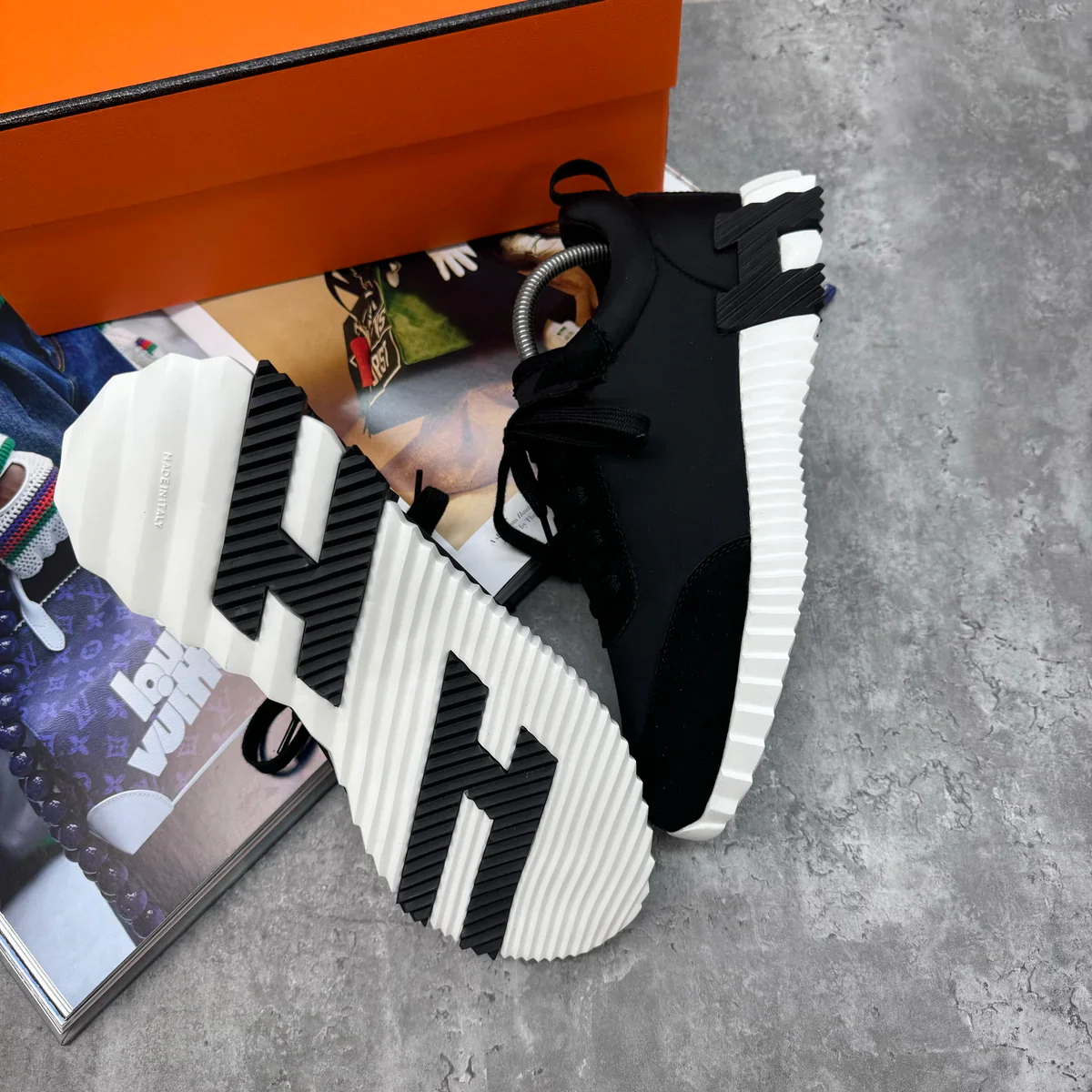 (PRE ORDER) H TRAINERS - BLACK / WHITE - Image 2