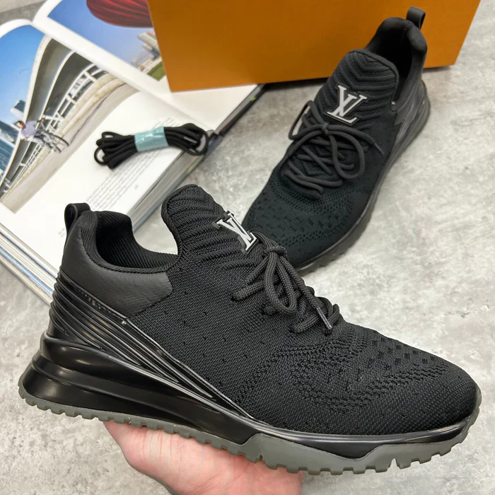 (PRE ORDER) LVE VNR TRAINERS - BLACK - Image 2