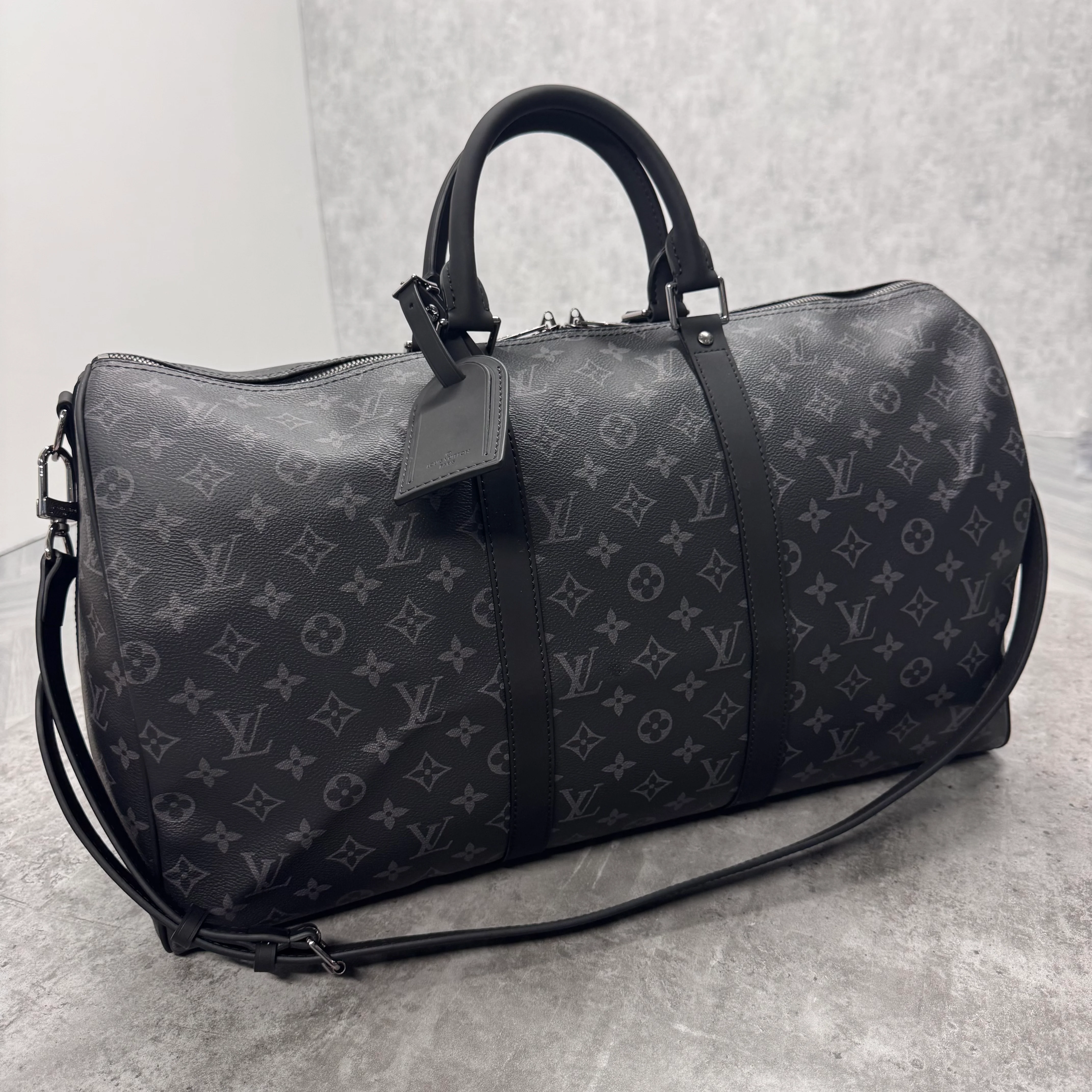 (PRE ORDER) LVE DUFFEL BAG (50) - BLACK