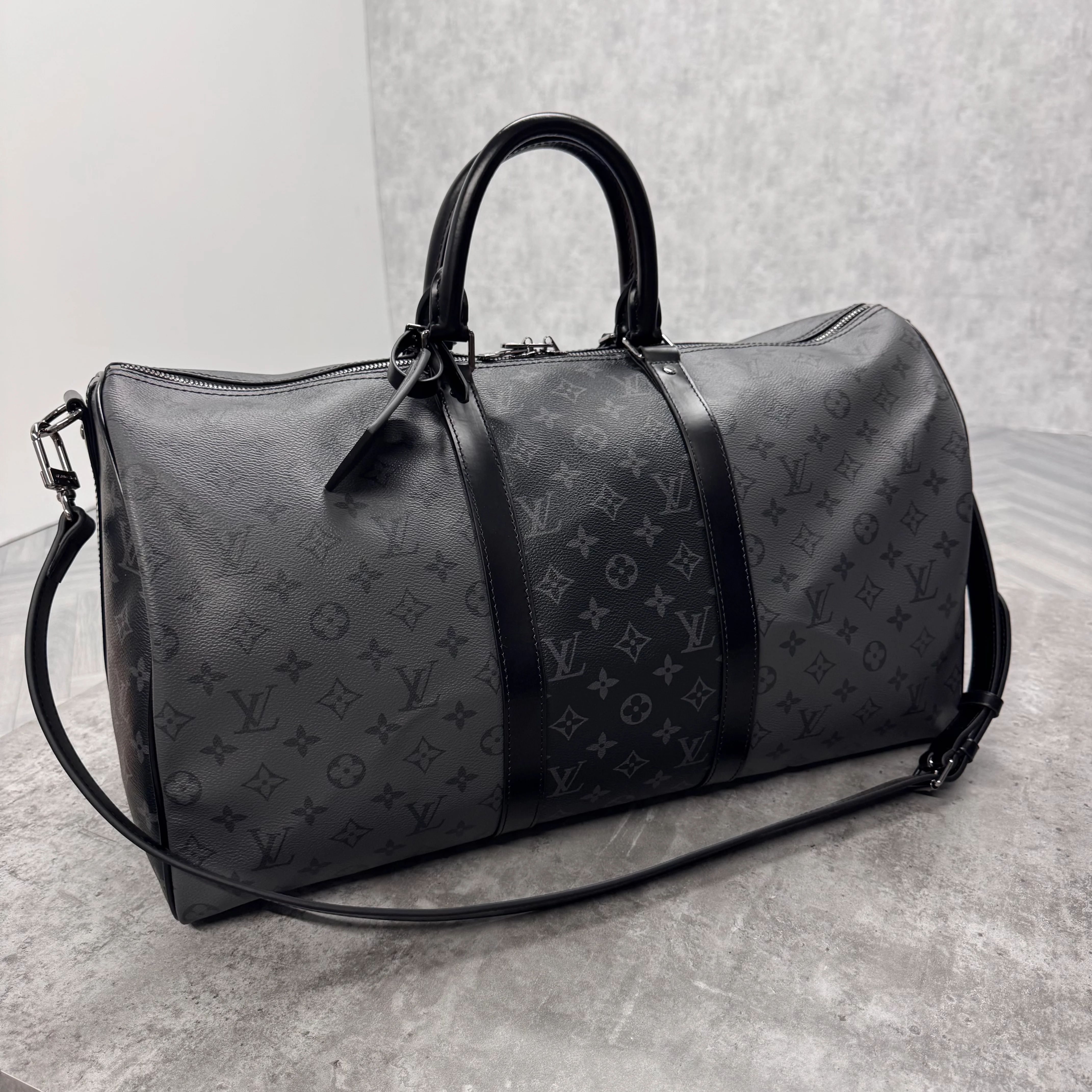 (PRE ORDER) LVE DUFFEL BAG (50) - BLACK / GREY