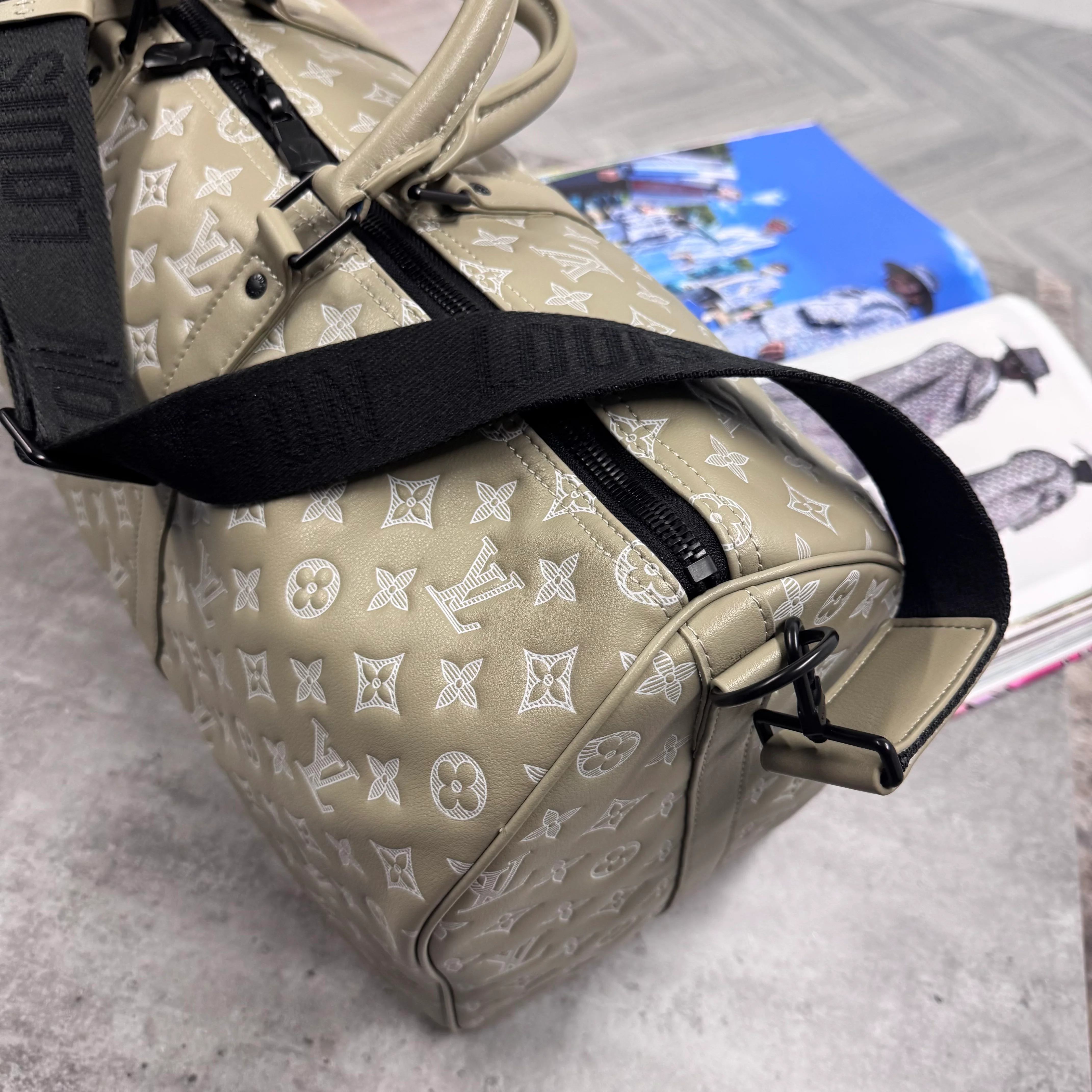 (PRE ORDER) LVE DUFFEL BAG (50) - KHAKI - Image 3