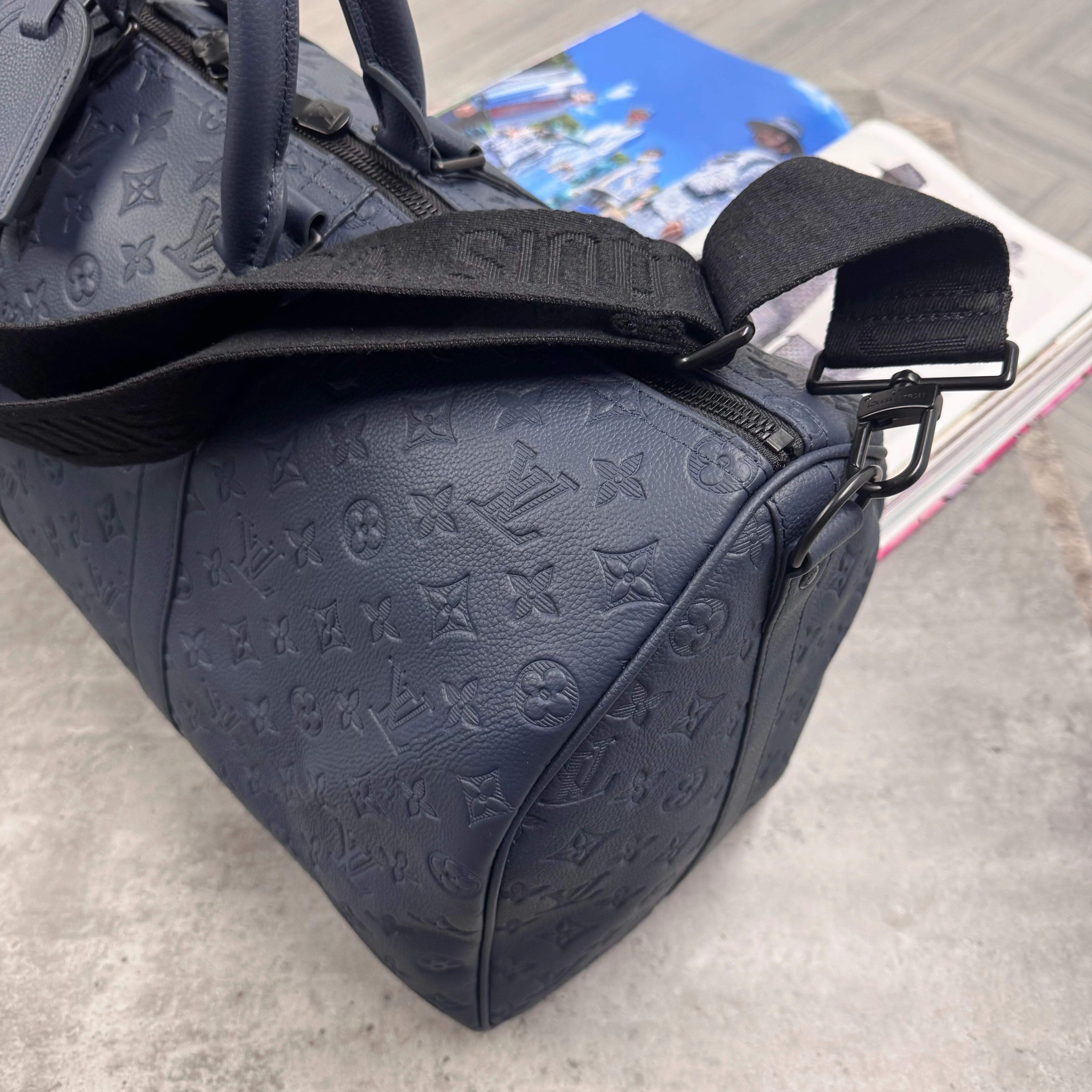 (PRE ORDER) LVE DUFFEL BAG (50) - NAVY - Image 3