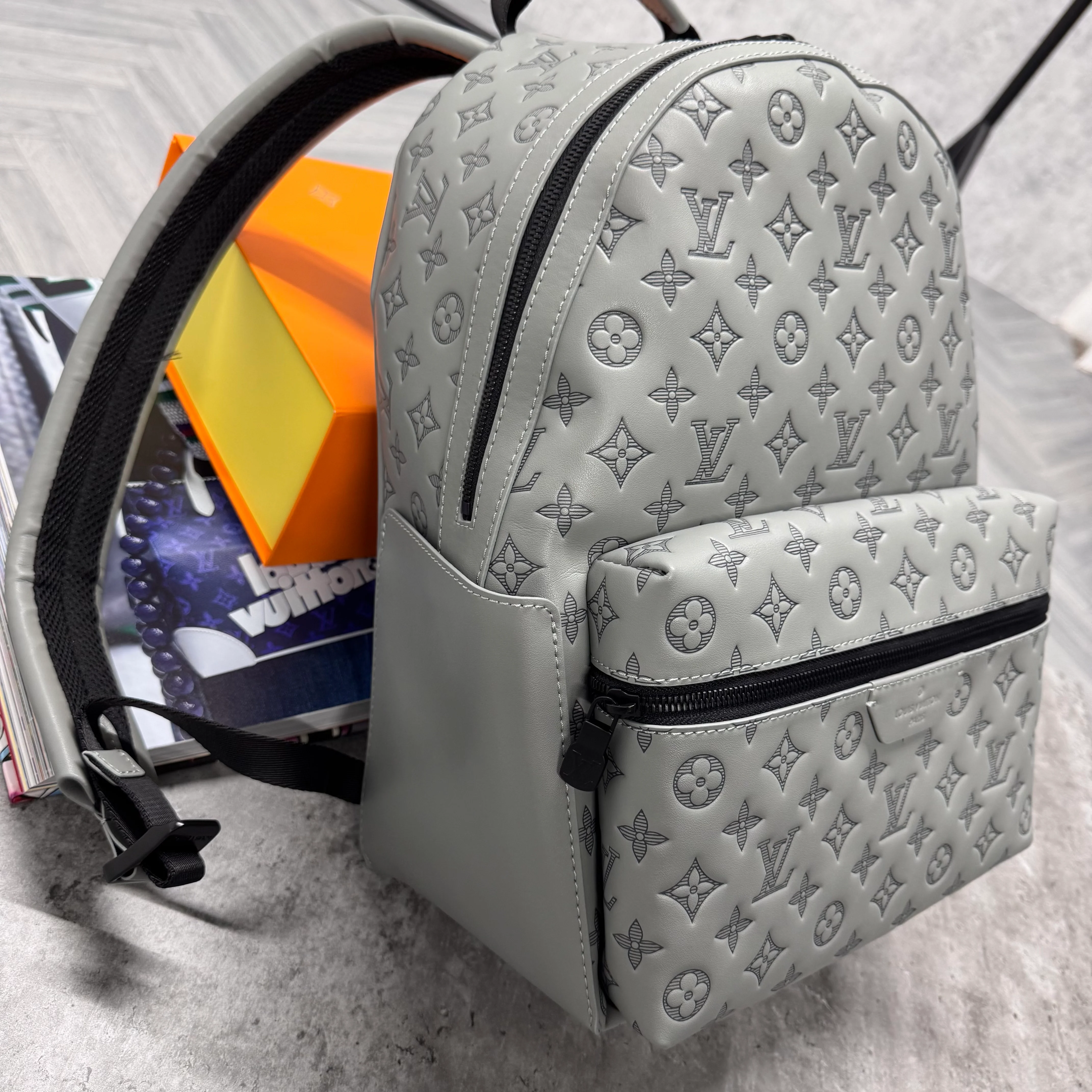 (PRE ORDER) LVE MONOGRAM BACKPACK - GREY - Image 4