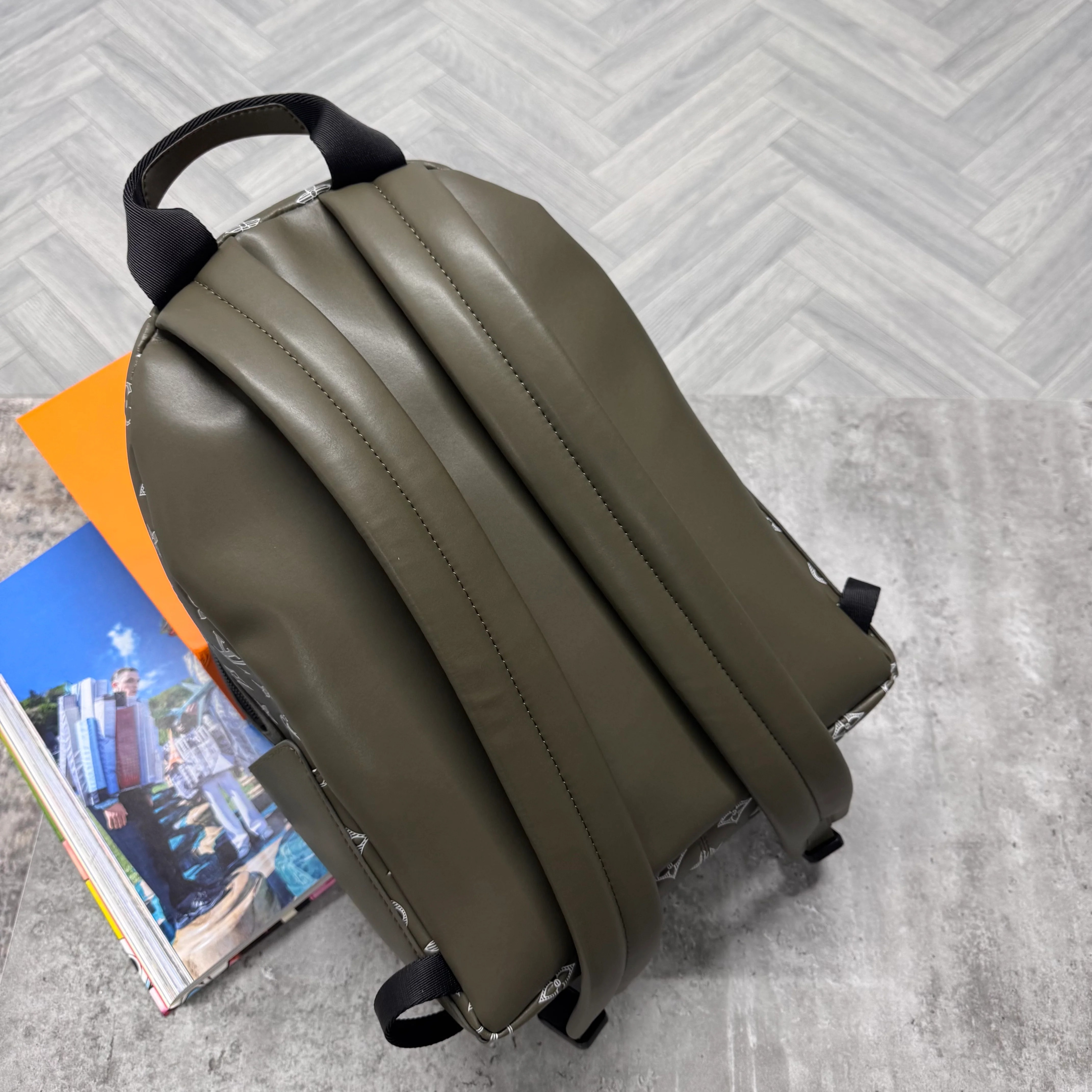 (PRE ORDER) LVE MONOGRAM BACKPACK - KHAKI - Image 4