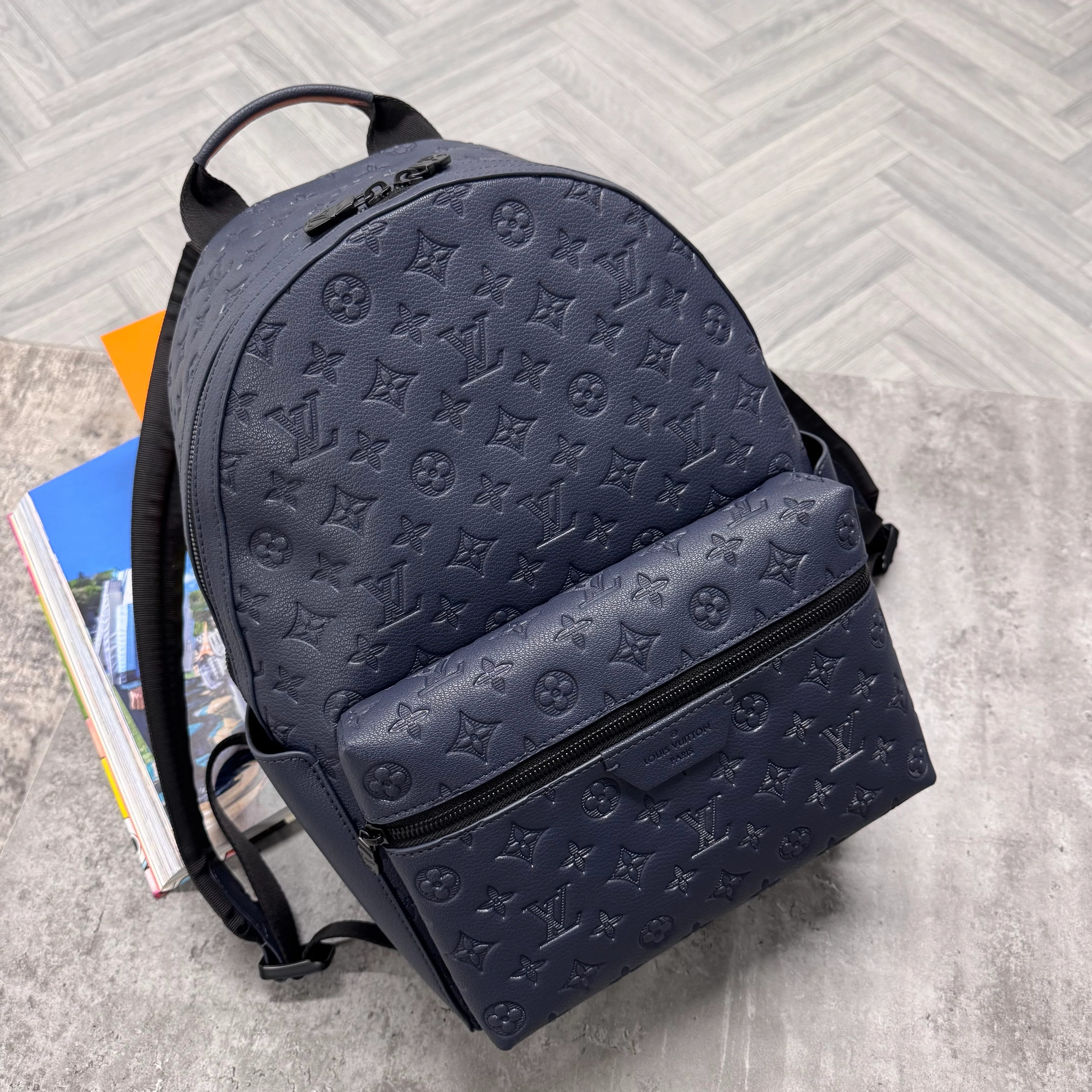 (PRE ORDER) LVE MONOGRAM BACKPACK - NAVY