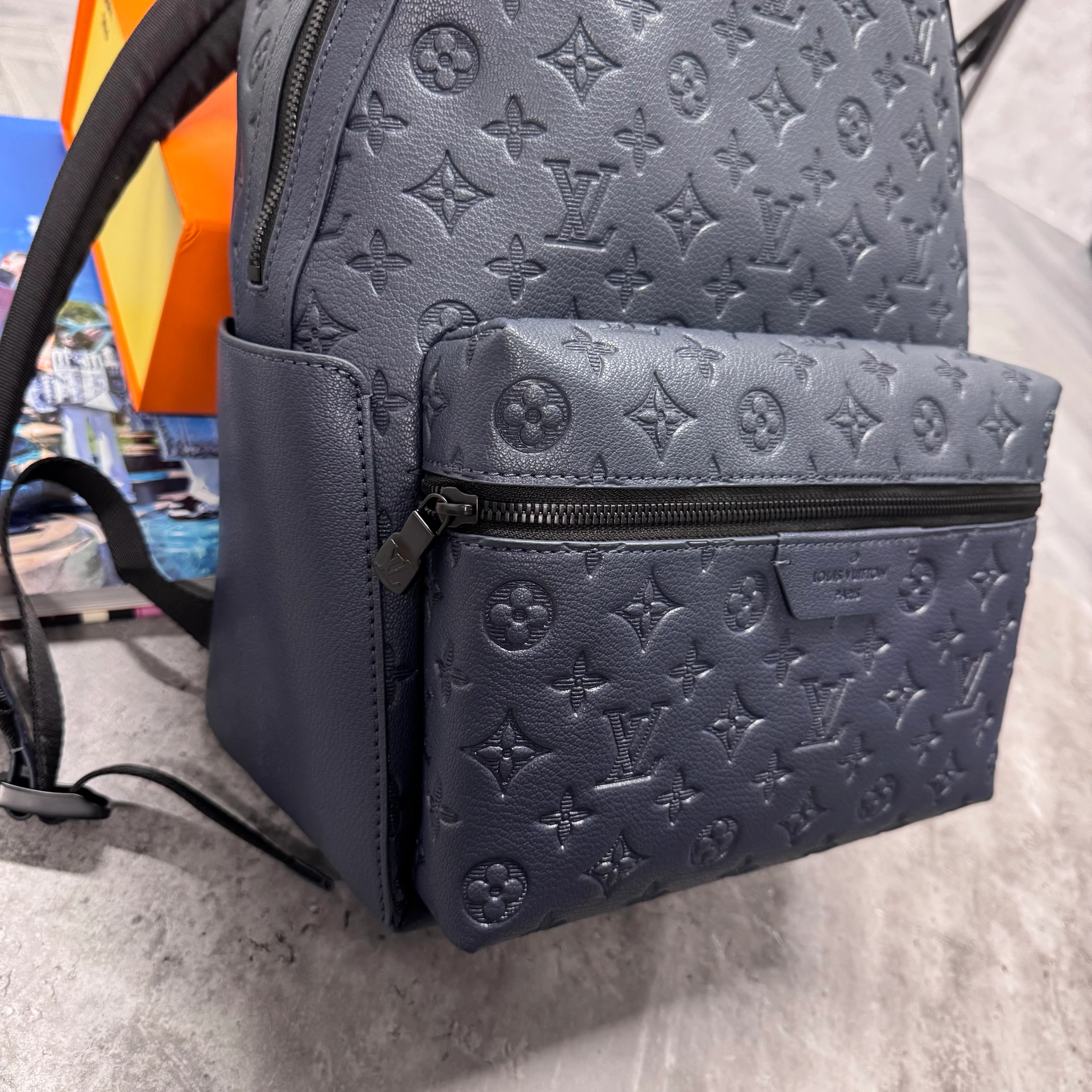 (PRE ORDER) LVE MONOGRAM BACKPACK - NAVY - Image 2