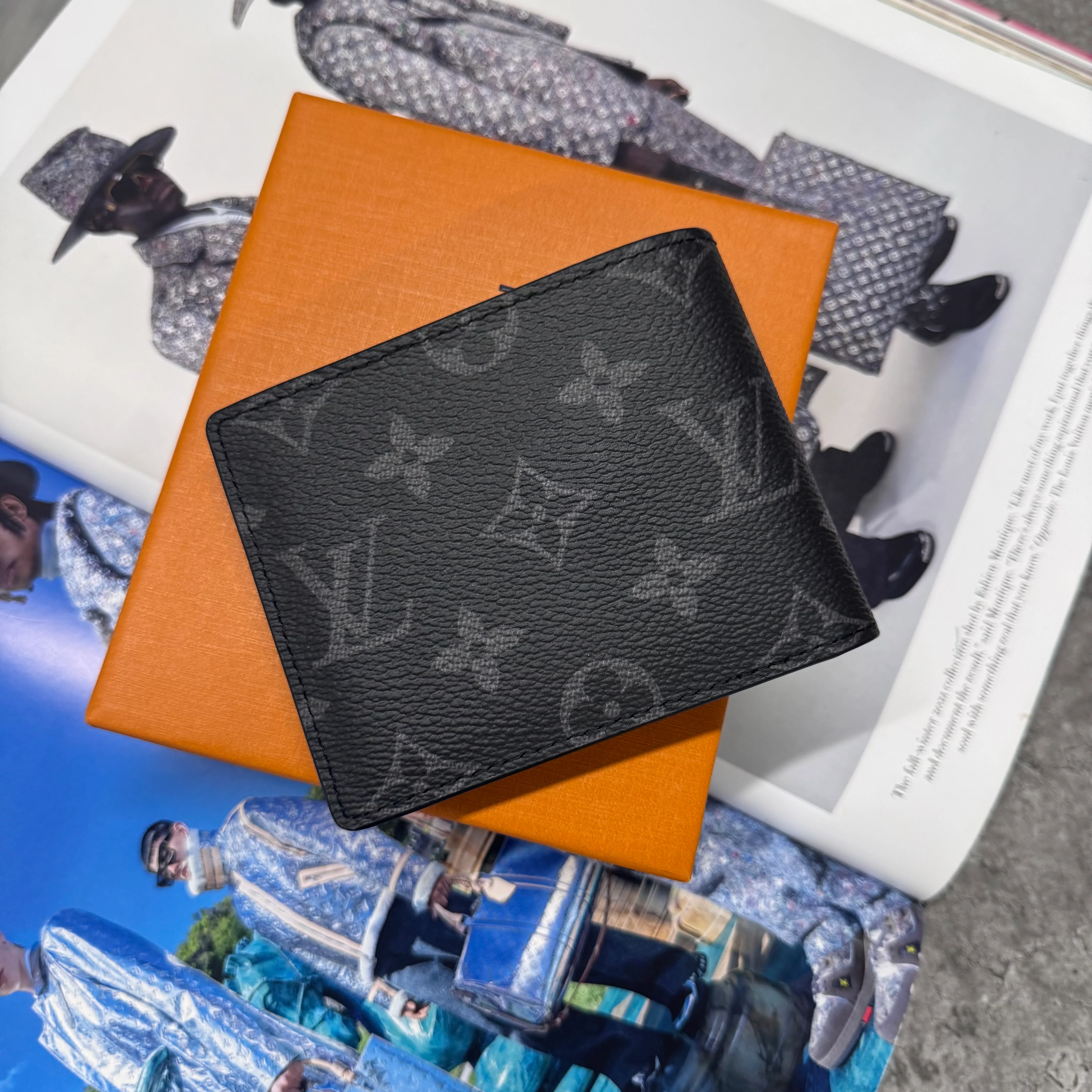(PRE ORDER) LVE MONOGRAM WALLET - BLACK - Image 2
