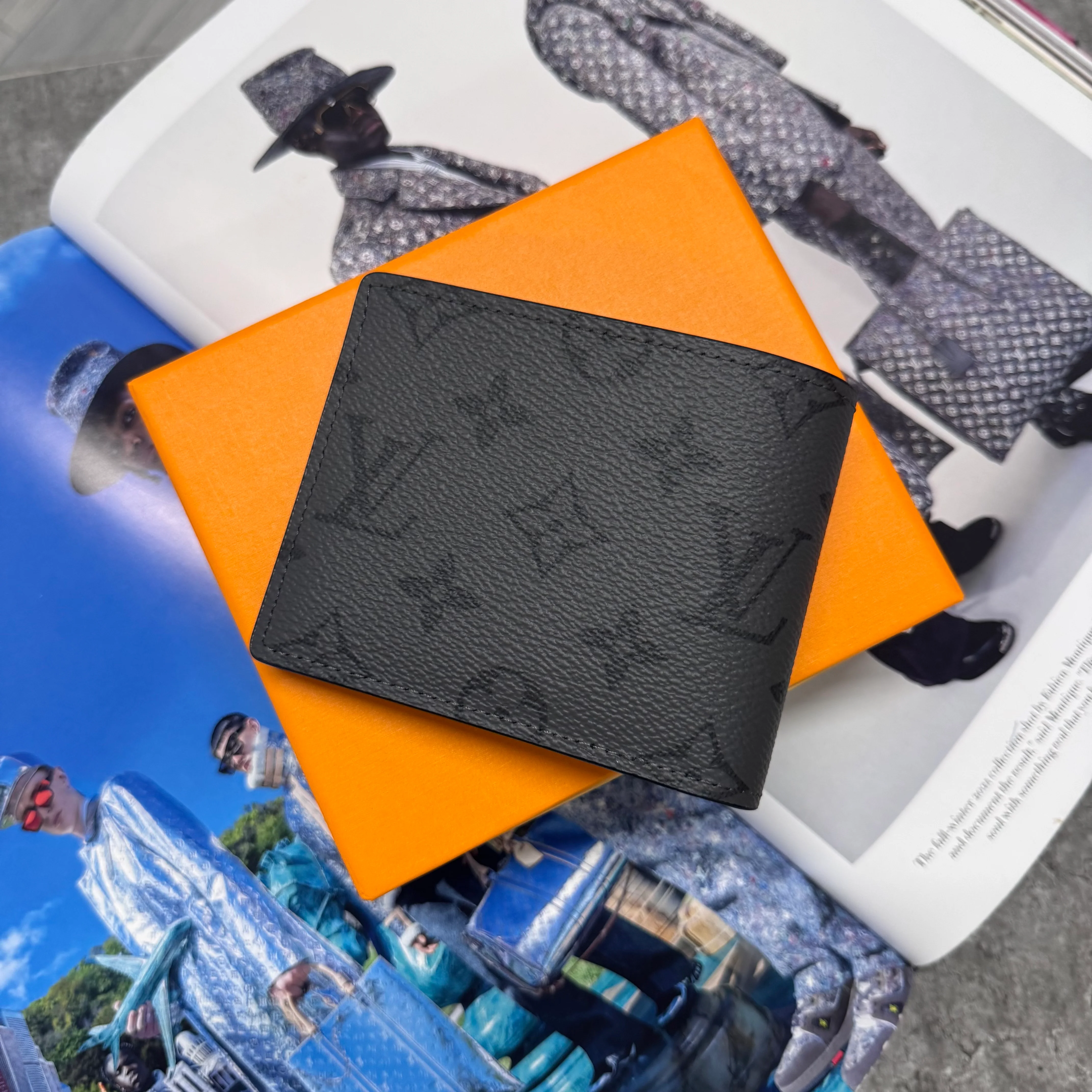 (PRE ORDER) LVE MONOGRAM WALLET - GREY - Image 2