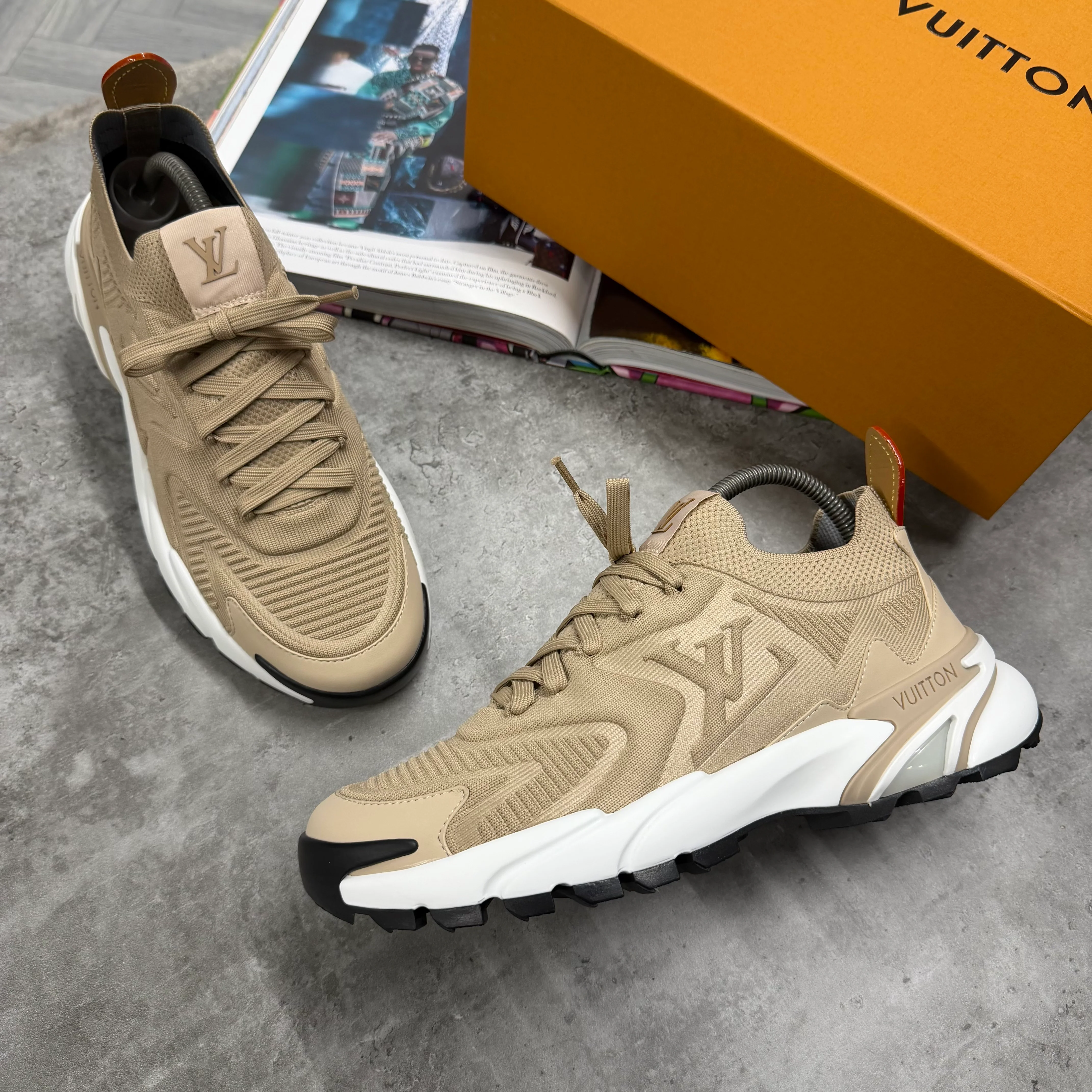 (PRE ORDER) LVE TACTIC TRAINER - BEIGE - Image 3