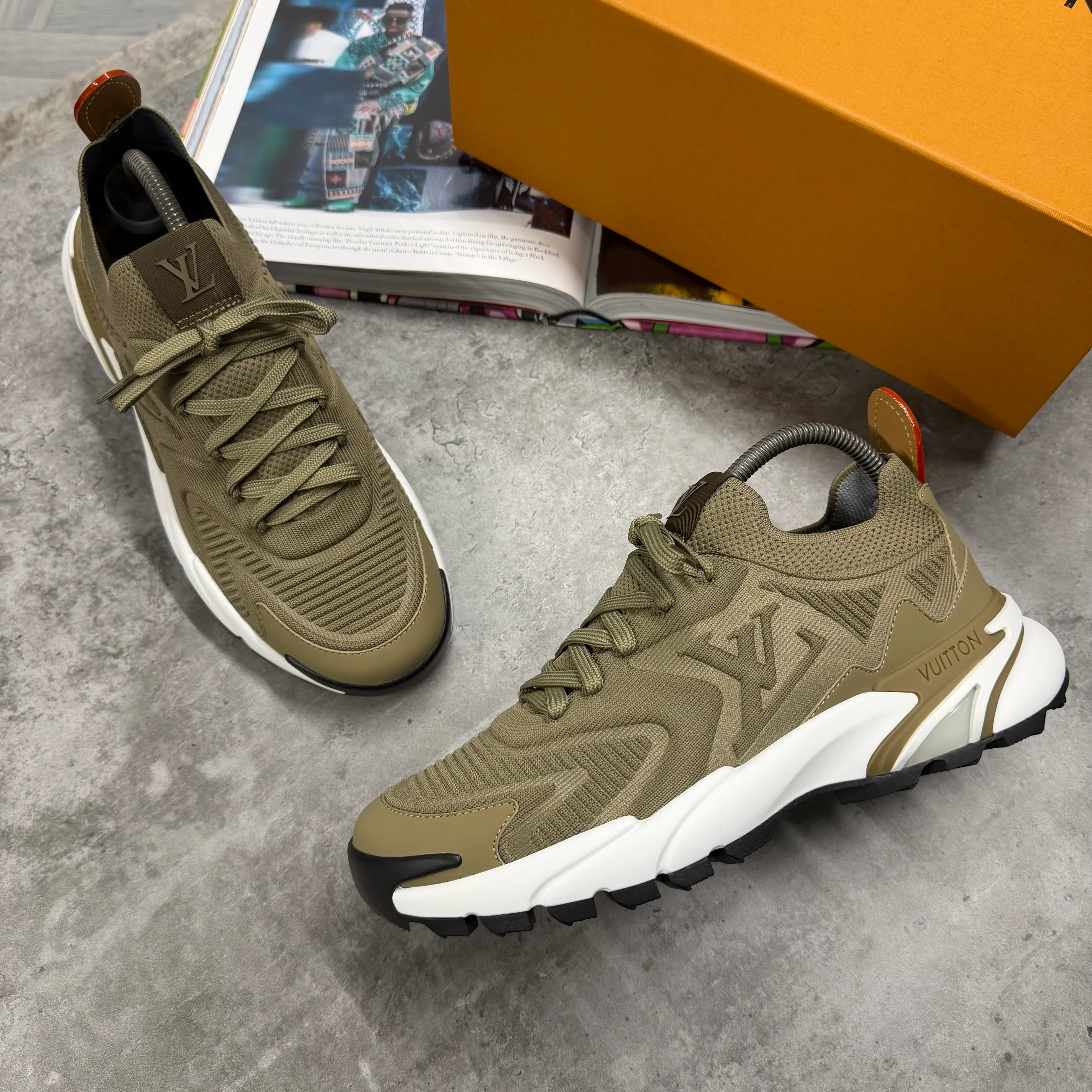 (PRE ORDER) LVE TACTIC TRAINER - KHAKI - Image 2