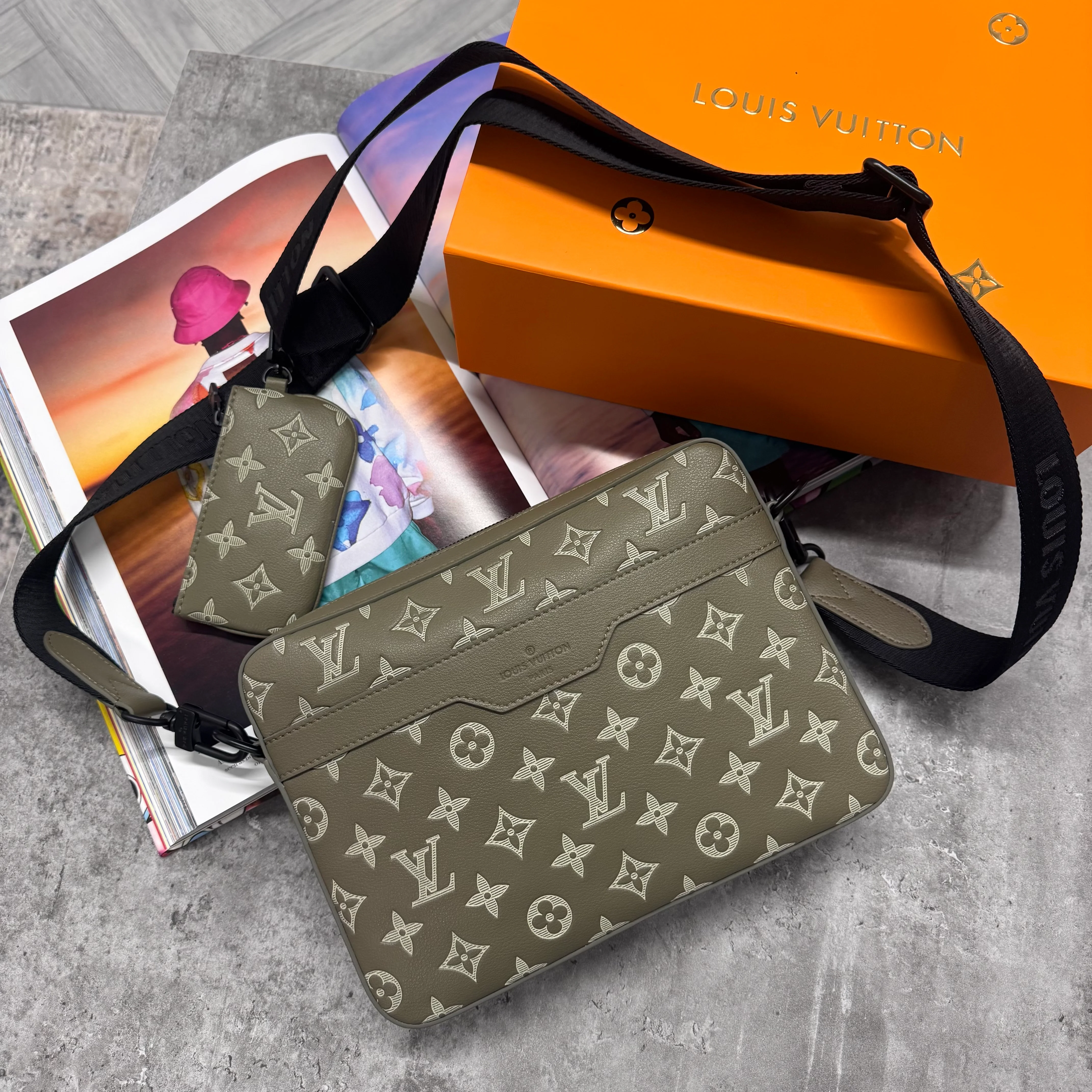 (PRE ORDER) LVE TRIO BAG - KHAKI - Image 3