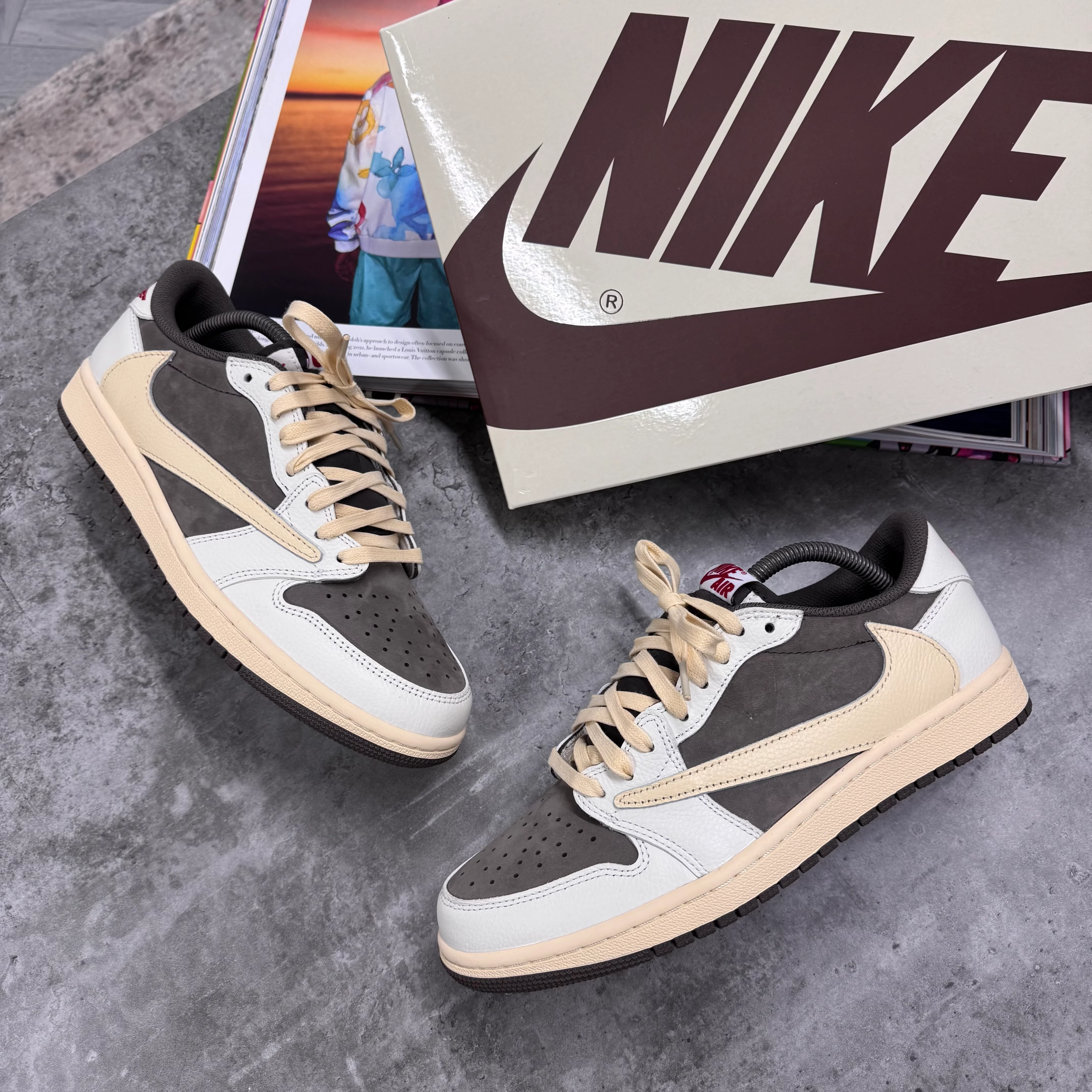 (PRE ORDER) NI X TS JORDAN 1 - REVERSE MOCHA