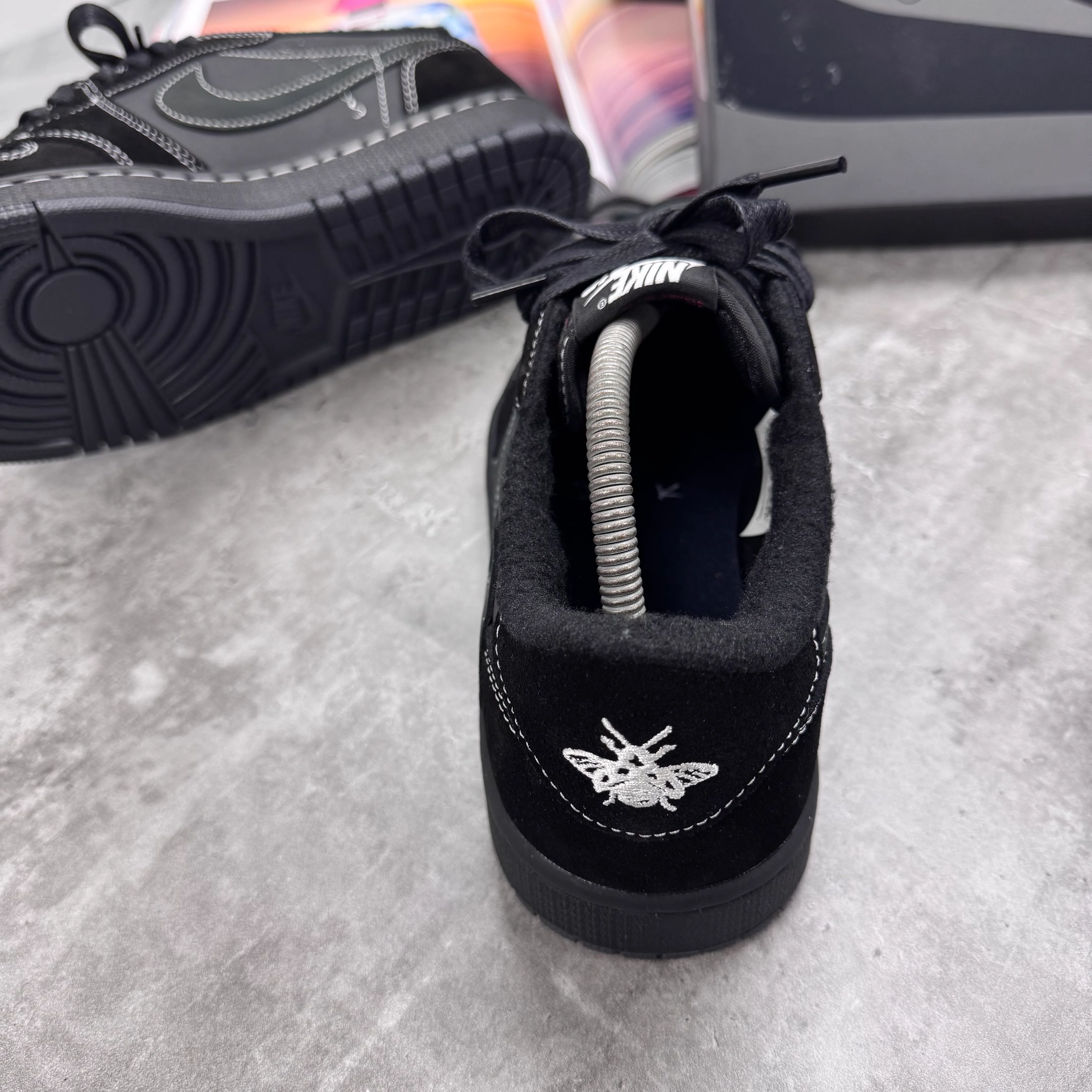 (PRE ORDER) NI X TS JORDAN 1 - PHANTOM BLACK - Image 4